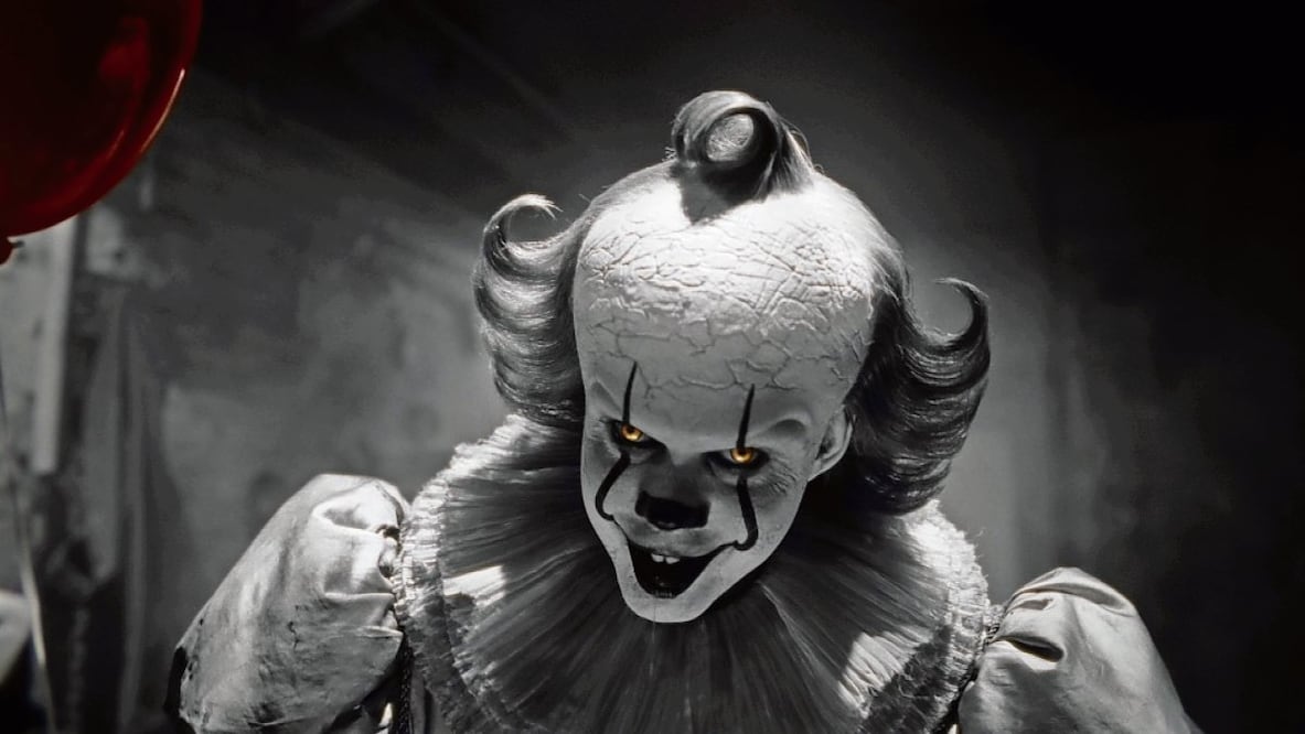 Pennywise aterroriza a los niños y adultos del pueblo de Derry en la nueva serie de HBO Max. Foto: HBO Max