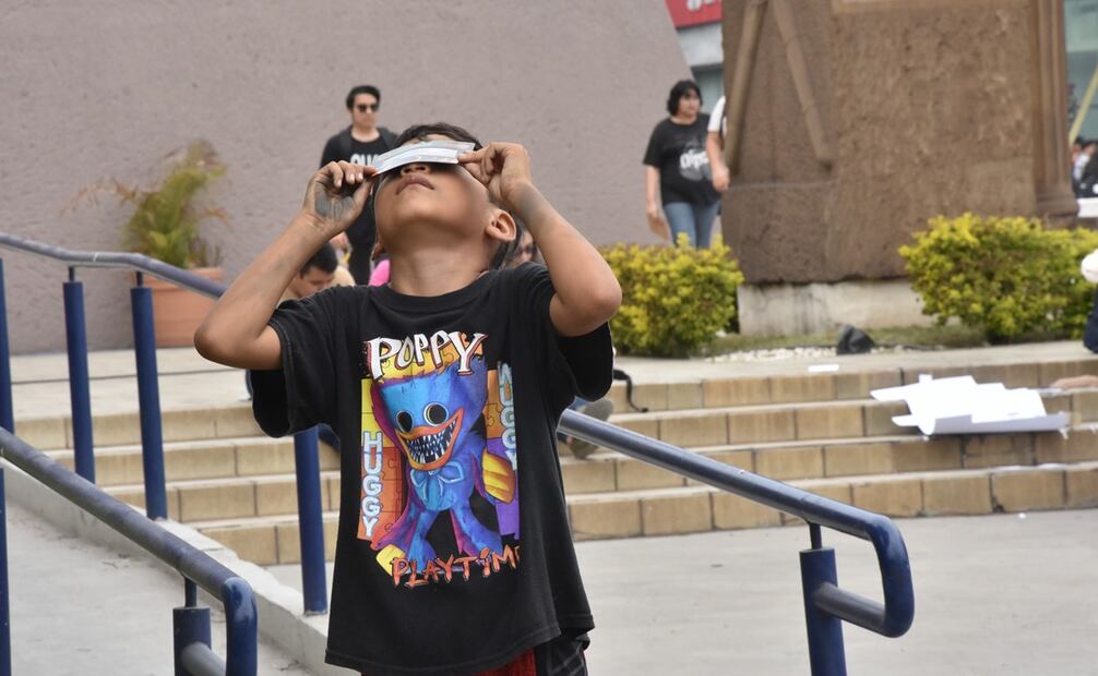 Así se vivió el eclipse en Nuevo León. Foto: Emilio Vázquez