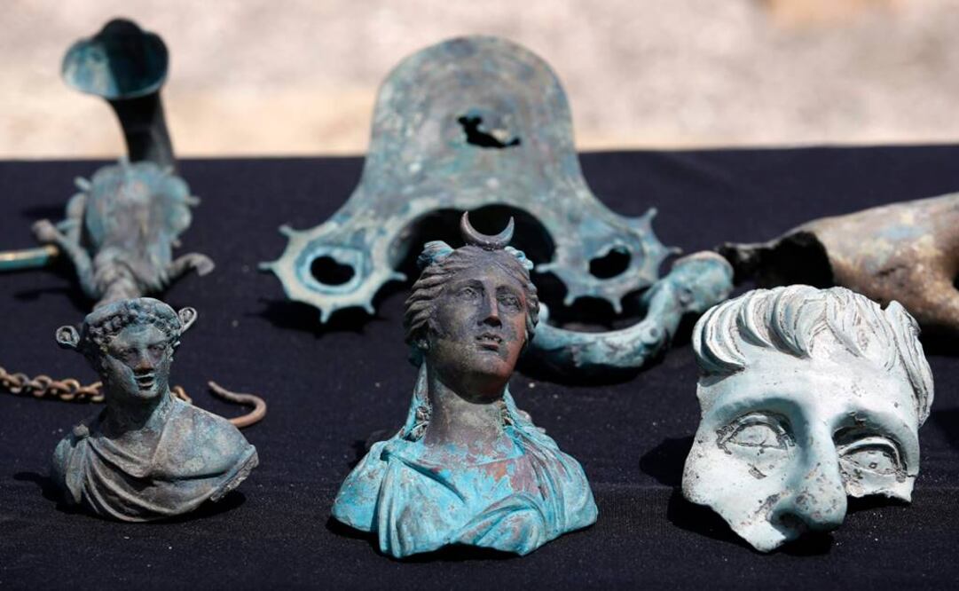 Ente las piezas, muchas en ideal estado de conservación, se encuentra una estatuilla de la diosa luna. (FOTO: EFE)