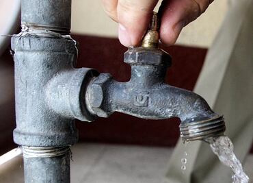 Cortan agua en seis municipios del Edomex por fuga