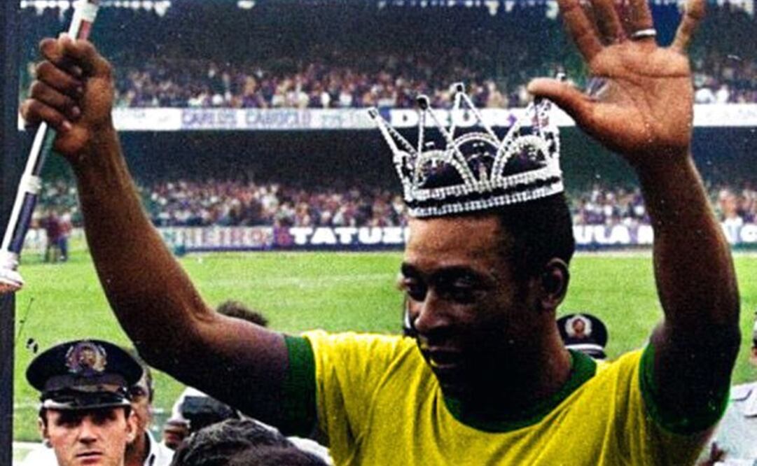 Edson Arantes do Nascimento con una corona de Rey / Foto: Sao Paulo