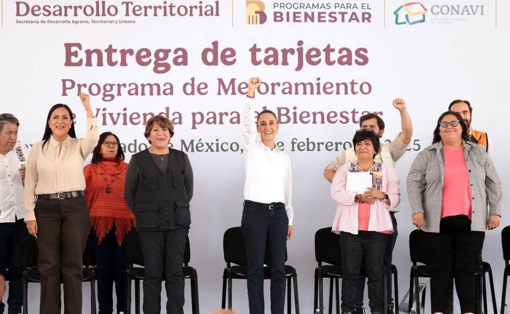 Entrega de Tarjetas del Bienestar del Programa de Mejoramiento de Vivienda en compañía de la gobernadora, Delfina Gómez Álvarez, en Texcoco, Estado de México. Foto: Especial