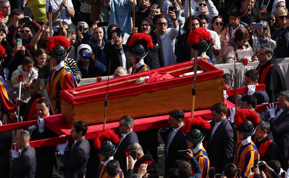 Prevén un alza de la demanda de viajes a Roma para la despedida del papa Francisco. Foto: EFE