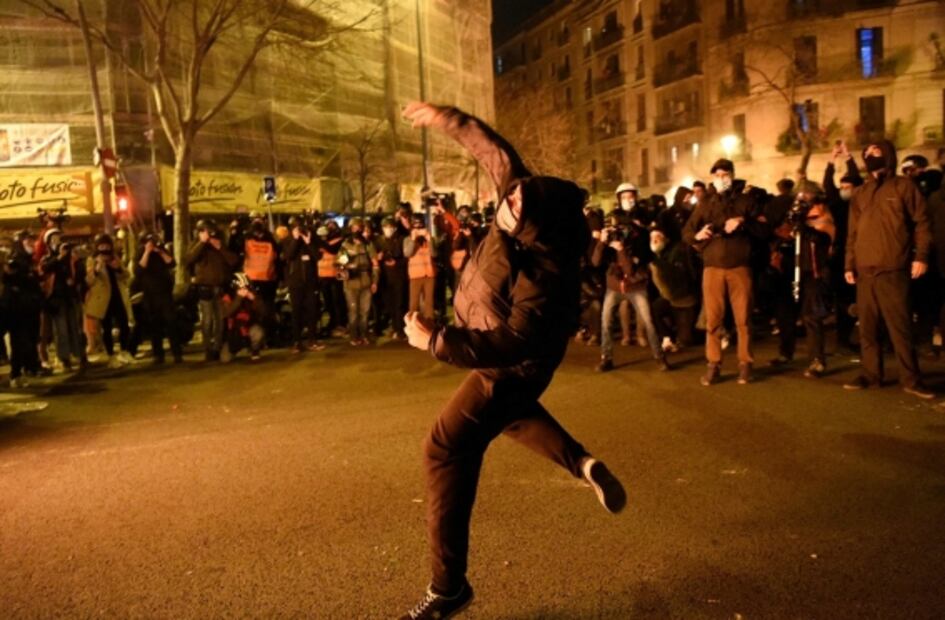 "Inadmisible", la violencia en protestas a favor del rapero Pablo Hasél: Pedro Sánchez