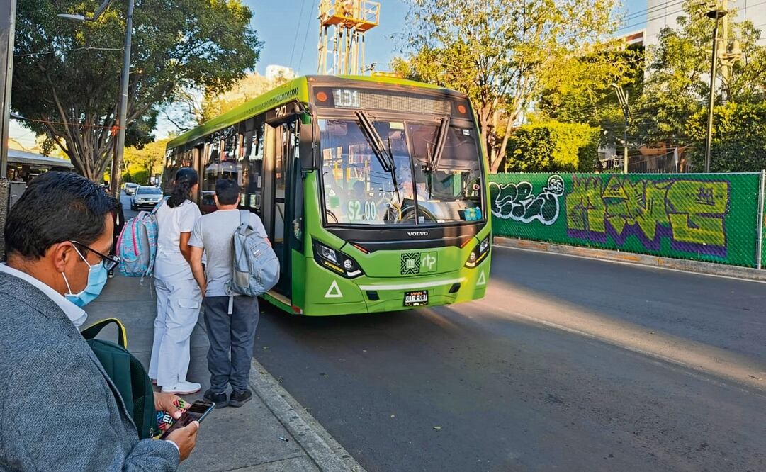 Después del accidente del viernes, los usuarios ahora deben esperar las
unidades de RTP, que en algunas horas pueden tardar hasta 20 minutos Foto: Especial