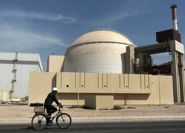 Inspectores del programa nuclear iraní salen del país; la República Islámica termina colaboración con el OIEA