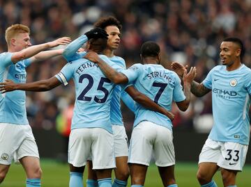 Chicharito y West Ham son goleados por el City