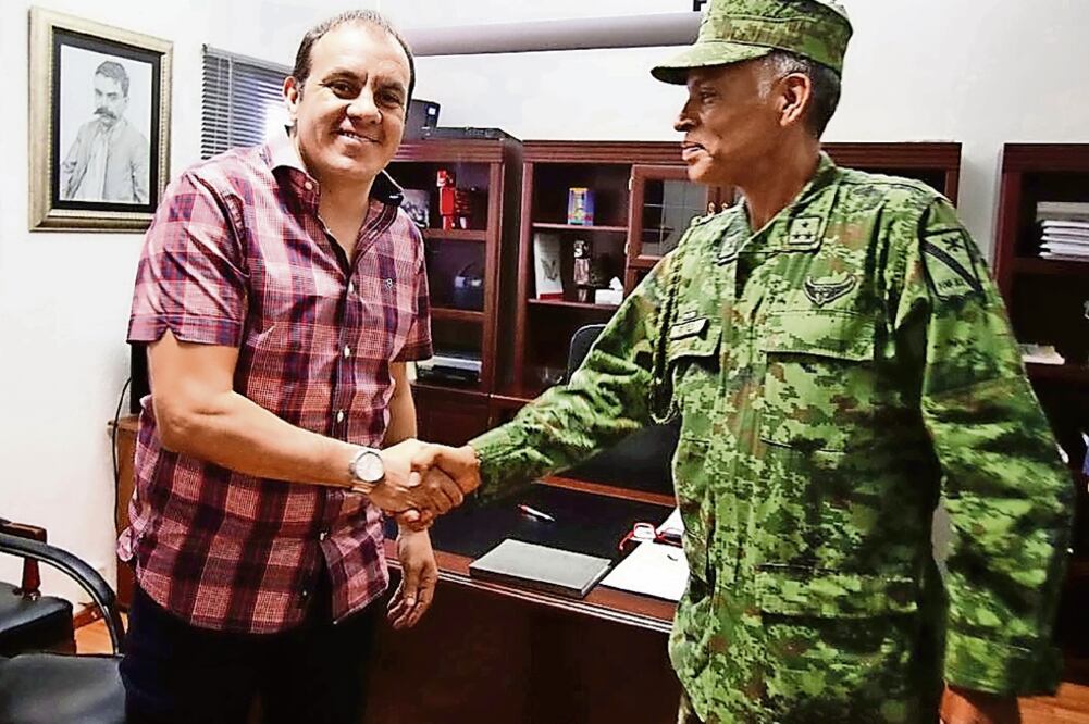 El presidente municipal se reunió ayer con el coronel Martín Reyes Valencia, comandante del 108 Batallón de Infantería, para definir las acciones que se implementarán por el actual periodo de asueto (JUSTINO MIRANDA. EL UNIVERSAL)
