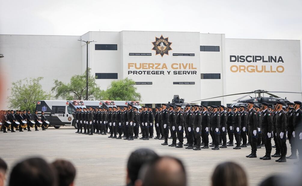 Samuel García celebra graduación de 408 cadetes y anuncia avances históricos en seguridad de Nuevo León. Foto: Especial