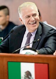 Satisface a Carlos Padilla determinación para caso ruso