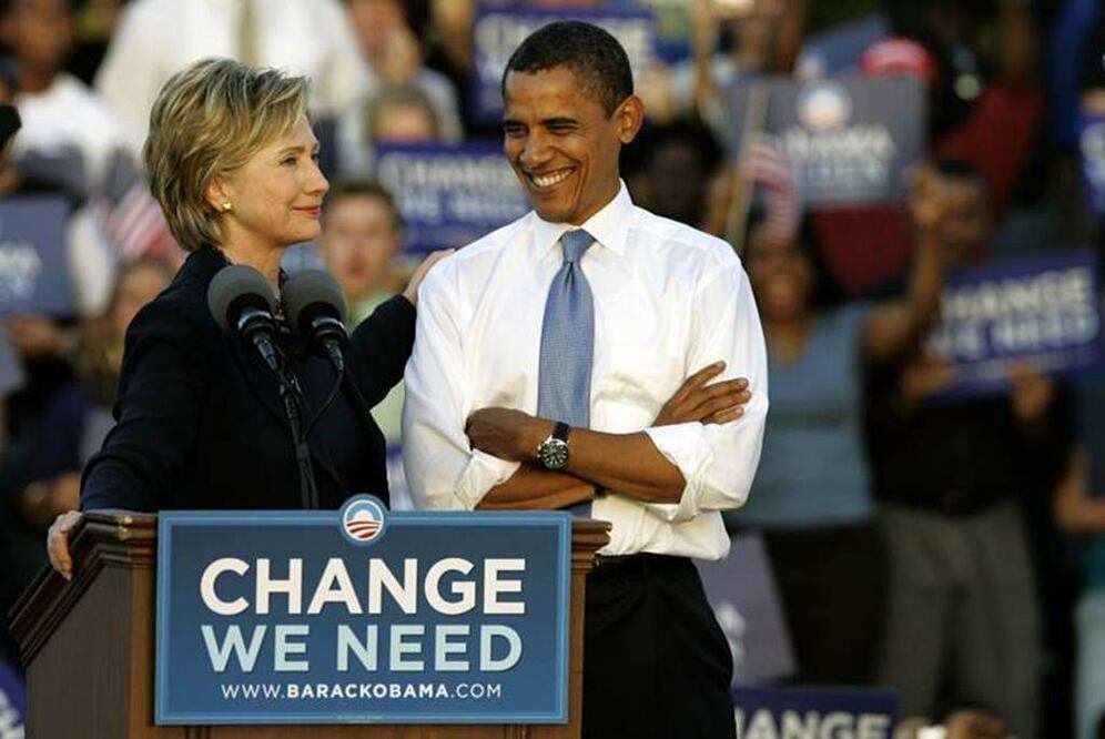 "Los dos (Obama y Clinton) se han convertido en amigos. Pero hay otras personas que son amigas del presidente, que en algún momento podrían decidir entrar en la carrera (presidencial). Así que el presidente no ha ofrecido ningún tipo de respaldo formal"