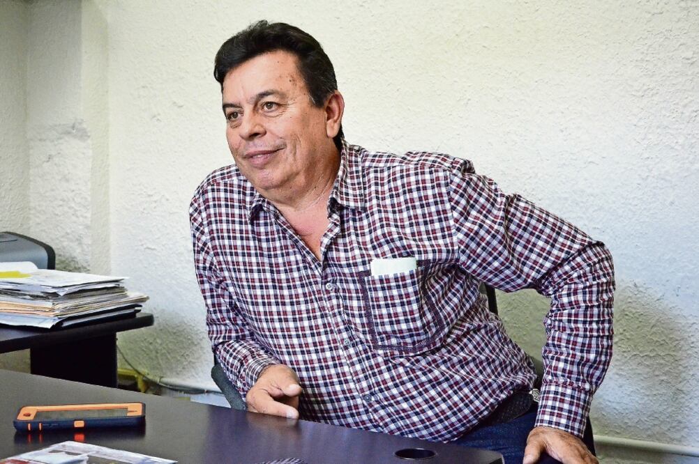 Crescencio Oliveira, alcalde de Parás, dice que su secreto para ganar es simple: “Hay que atender a la gente, porque las obras no te las agradece nadie”. Si se enferman, quieren que los cures. (EMILIO VÁSQUEZ. EL UNIVERSAL)