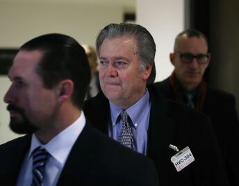 Fiscal especial Mueller cita a Bannon para que testifique por Rusiagate