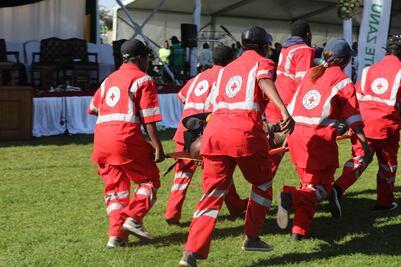 Uno de los vicepresidentes de Zimbabue resulta herido durante explosión