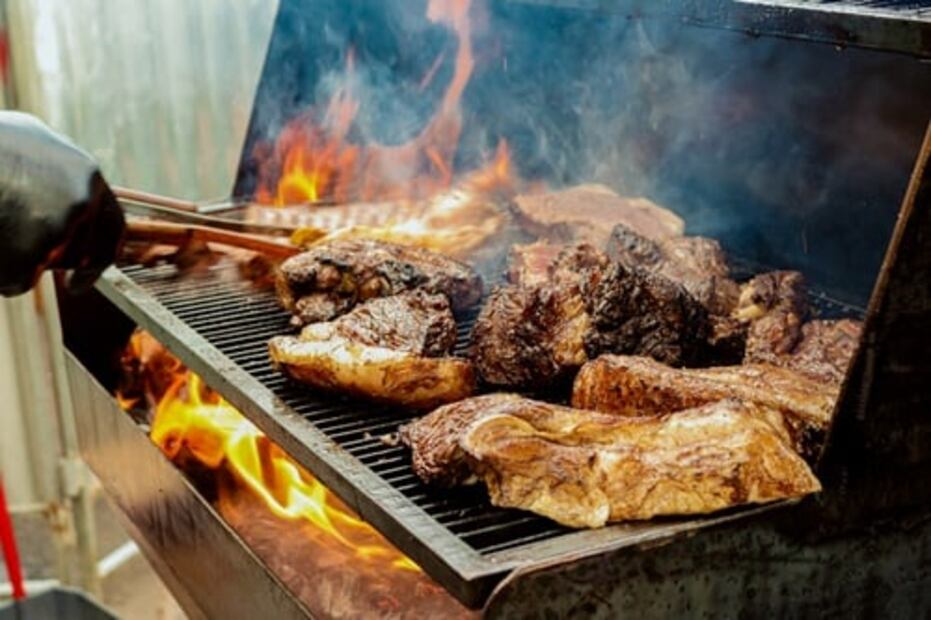 ¿Por qué se come piña cuando se tiene un plato de carne?