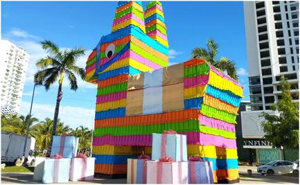 El Burrito Sabanero regresa a Cancún para esta Navidad; la escultura mide más de 20 metros de altura