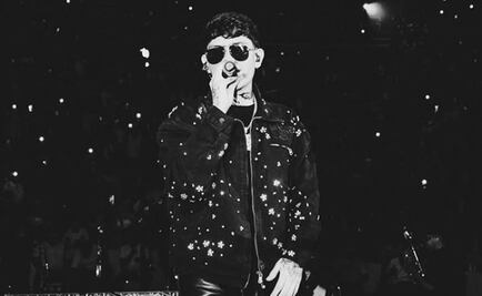 Junior H reacciona a la prohibición de los narcocorridos; le apagan el micrófono y la gente lo respalda