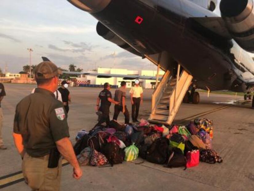 Identifican entre caravana migrante a dos hondureños con órdenes de captura