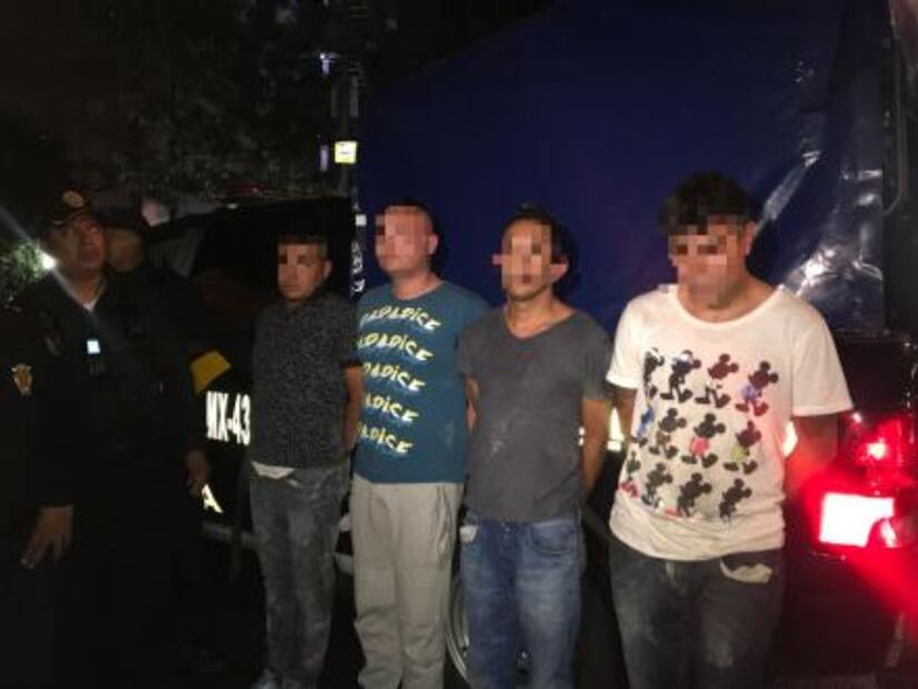 Banda asalta Starbucks con metralleta; se llevan iPhones y Mac´s