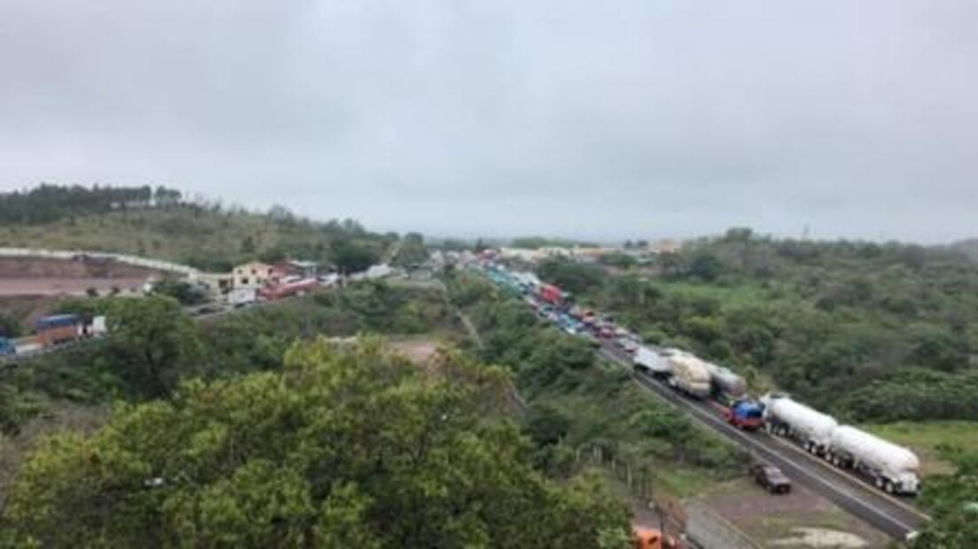 Bloquean carretera en Oaxaca por liberación de presunto secuestrador y homicida
