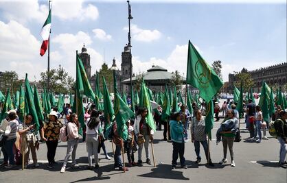 Amagan campesinos con mantener paro en Palacio Nacional hasta el 15 de septiembre