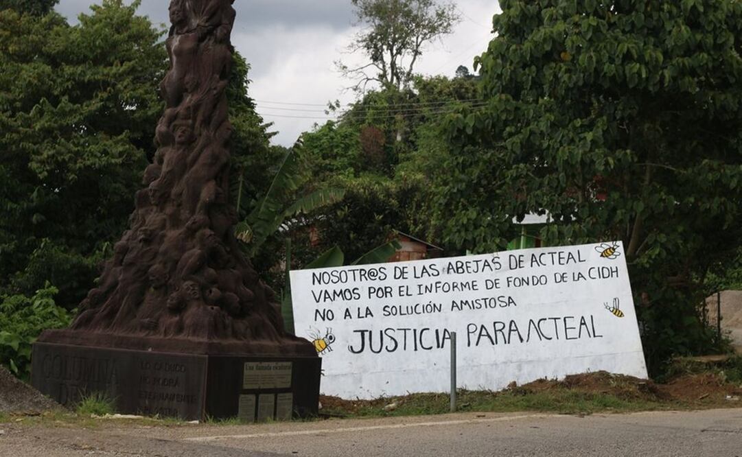 Niños integrados en la Organización Sociedad Civil Las Abejas, piden a la CIDH que resuelva el informe sobre la masacre de Acteal ocurrida en 1997 en Chiapas. Foto: Archivo / Facebook Las Abejas de Acteal