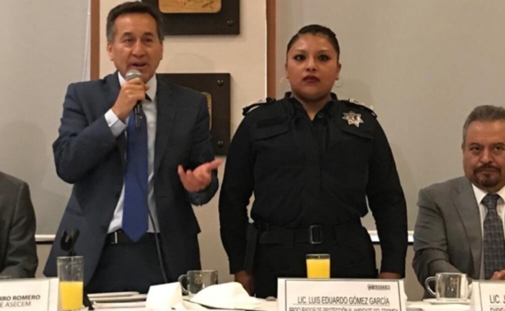 Con horno y auto a escala, reconocen labor de mujer policía de Naucalpan