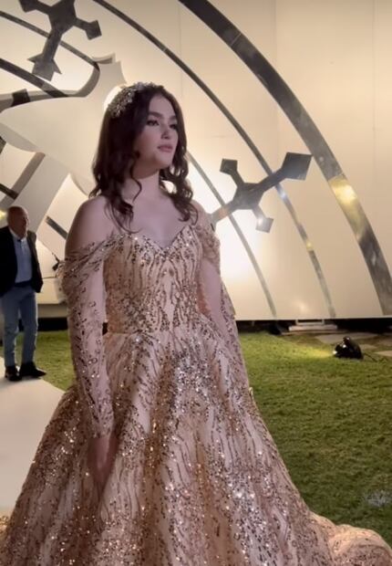Amamos los zapatos de Cenicienta de Emily, hija del Canelo Álvarez
