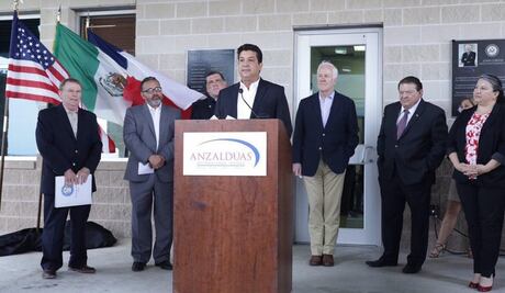 Senador de Texas destaca liderazgo de Cabeza de Vaca