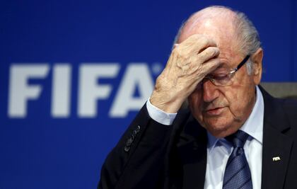 Blatter espera ir a elección de la FIFA pese a sanción