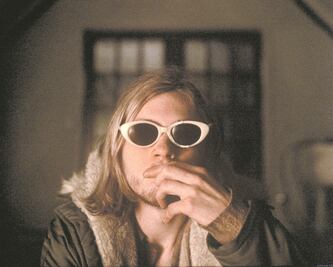 Subastan cárdigan vintage de Kurt Cobain por 334 mil dólares