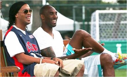 Ronaldinho quería que Kobe Bryant jugara en Brasil  