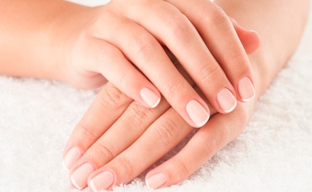 Conoce los factores que causan las uñas quebradizas. Foto: Pexels 