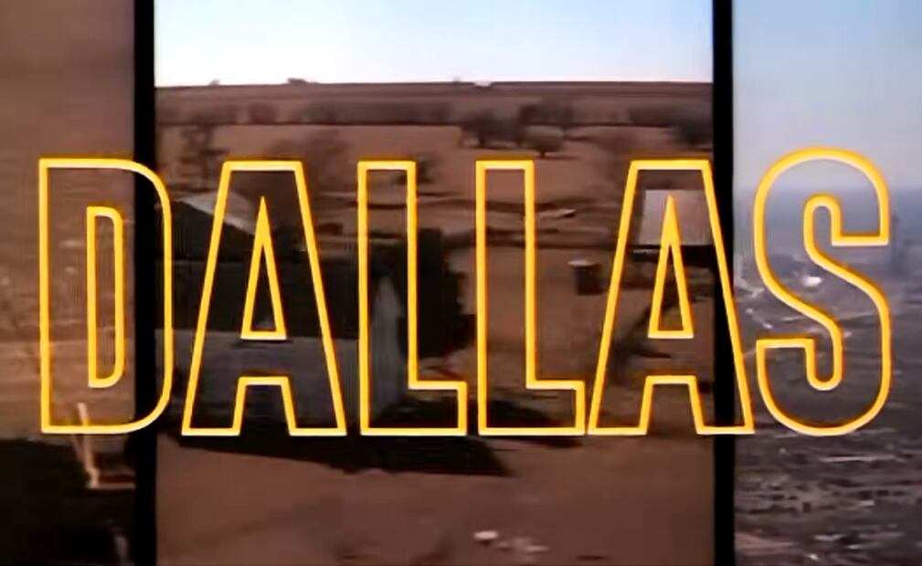 La popularidad mundial de “Dallas” era tal que, tan sólo en Italia, los problemas por televisoras ilegales se veían marcados por el descontento social que generaba quedarse sin el episodio más reciente de los millonarios texanos. Captura de pantalla.