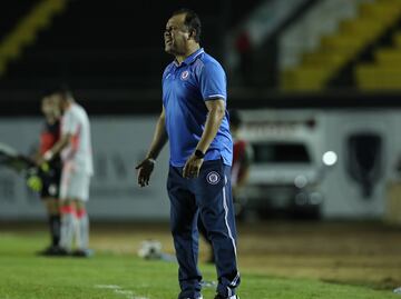 Cruz Azul tiene que reinventarse: Juan Reynoso