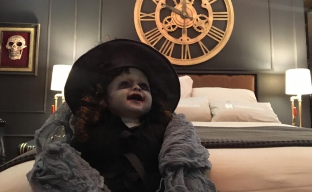 Abren habitación inspirada en "La casa de lo monstruos" de Del Toro