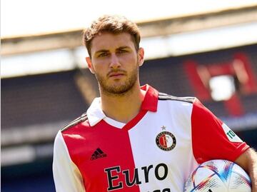 Santiago Giménez ya podrá debutar con el Feyenoord en la Eredivisie