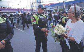 Madres buscadoras vuelven a protestar en estadio
