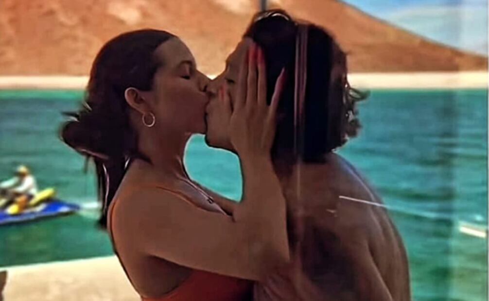 Ángela Aguilar y Christian Nodal disfrutan de su relación como casados.