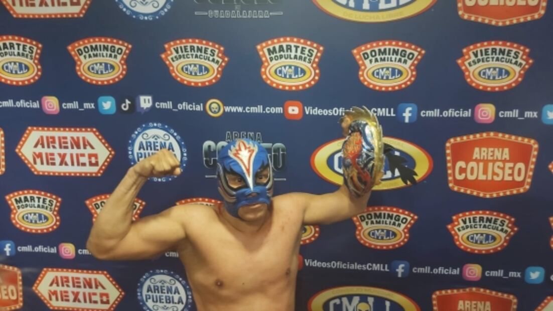 Último Dragoncito pierde la máscara ante Pequeño Olímpico