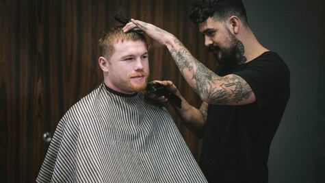 Canelo Álvarez pierde la barba por una noble causa
