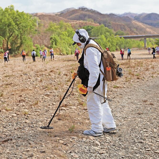 La FGR buscó a las víctimas directas en fosas ubicadas desde enero de 2018 en Nuevo Laredo, Anáhuac y Vallecito Ciénega. ARCHIVO EL UNIVERSAL