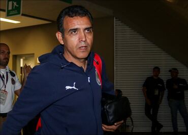 A faltas de pocas jornadas, Chivas sigue quedando a deber