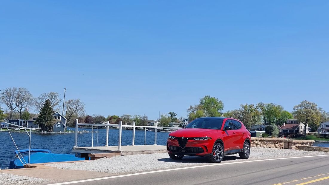 Es el primer Alfa Romeo híbrido en los 112 años de historia de la marca.