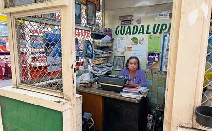 Hermelinda mantiene vivo el último escritorio público