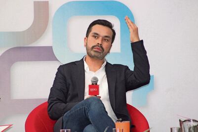 Universidades, el eje de su campaña, dice