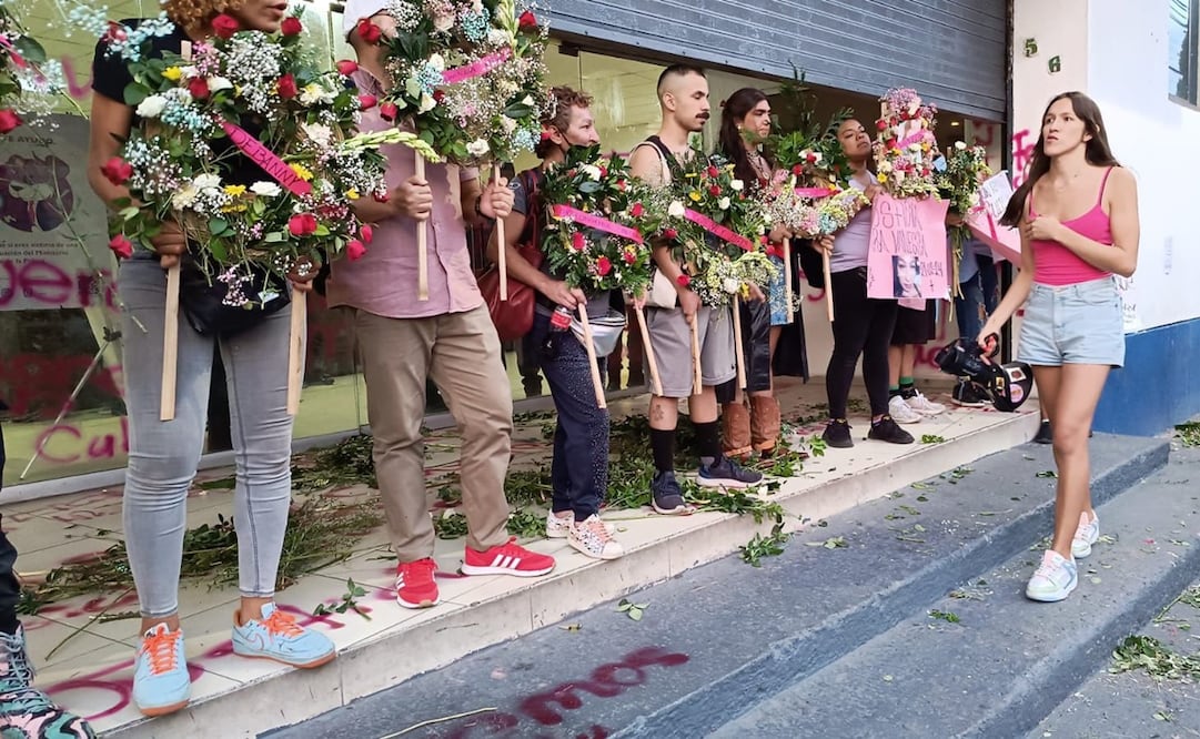 A inicios de junio la comunidad trans se manifestó frente a la Fiscalía de la CDMX por 8 transfeminicidios. Foto: Juan Carlos Williams y Diego Pano