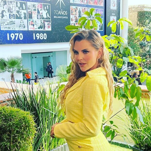 Marjorie de Souza confirma la minifalda ideal para el próximo verano