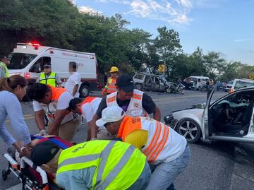 Choque entre vehículos deja dos muertos y ocho lesionados en autopista de Chiapas; cinco heridos eran venezolanos