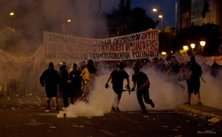 Miles marchan en Atenas contra reformas